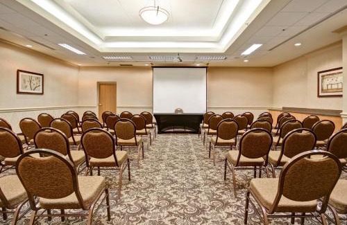 Windsor Hotel | Holiday Inn Windsor - Ambassador Bridge by IHG