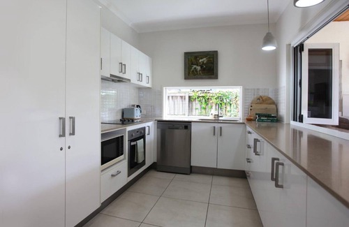 Battery Hill House | Holiday on Coolum St Dicky Beach
