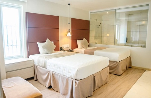 Ninh Kieu Hotel | Holiday One Hotel
