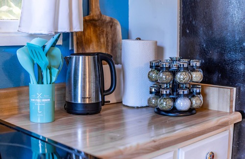 Maunaloa House | Holiday Season Discounts 3bdm/2bth beach house - best Molokai white sand beaches