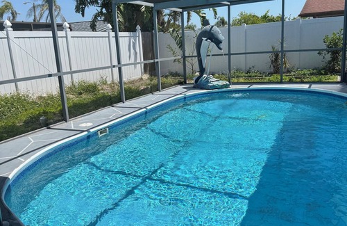 Regency Park House | Holiday Specials - Ask! Dog-Friendly Tropical Getaway with a Covered Pool