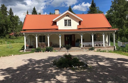 Jarlasa House | Holiday vacation in Uppland by the lake Siggeforasjön