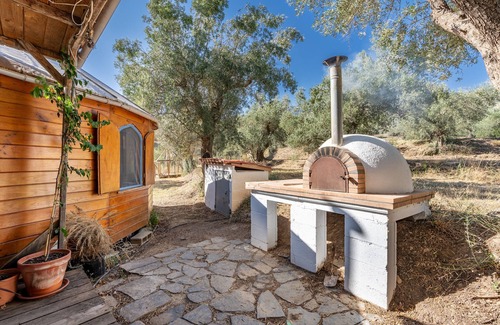 Lanjaron House | Holiday Yurt 'Eco Yurta Lanjarón' with Mountain View and Shared Pool