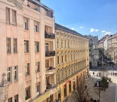 Ujlipotvaros Apartment | Hollán Residence II 3bdr II 2bathr II freeparking