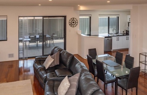 South Bunbury House | Hollow Beach House - Bunbury