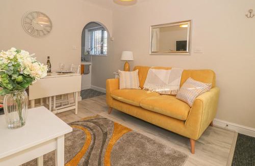 Criccieth House | Holly Cottage