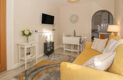 Criccieth House | Holly Cottage