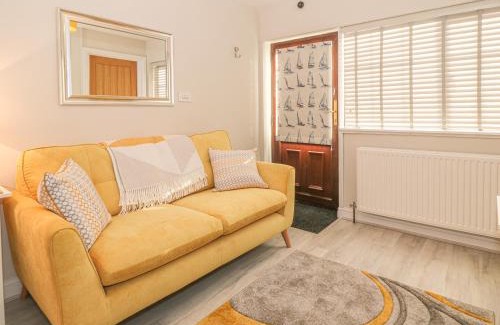 Criccieth House | Holly Cottage