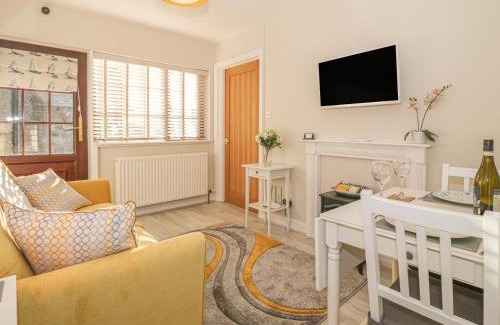Criccieth House | Holly Cottage