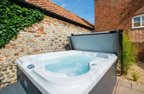 Holt House | Holly Cottage