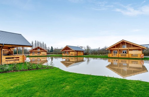 York Ski Chalet | Holly Tree Lodge Accessible