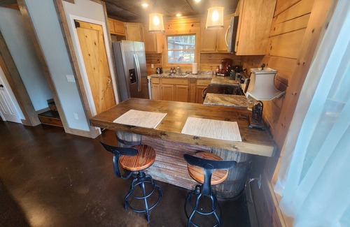 Heber Springs Cabin | Hollyn's House: 2 BR, 1 BA Cabin/Bungalow in Heber Springs, Sleeps 4