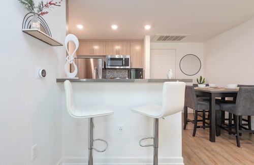 Hollywood Apartment | Hollywood Apartment Near Walk of Fame