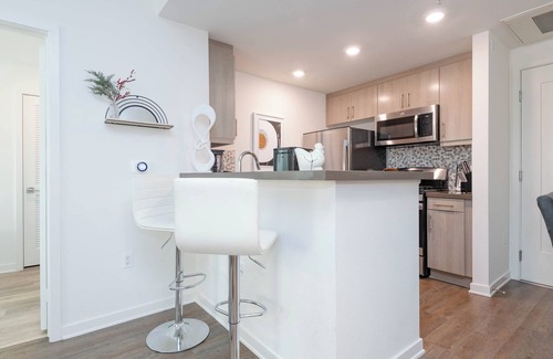 Hollywood Apartment | Hollywood Apartment Near Walk of Fame