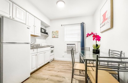 Hollywood Apartment | Hollywood Beach Seagull