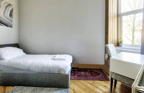 Gifford Apartment | Holyrood Park Apartment near Royal Mile and Palace