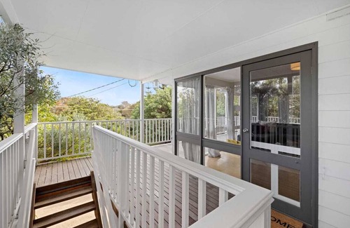 Blairgowrie House | Home away from home -Charming retro beach retreat