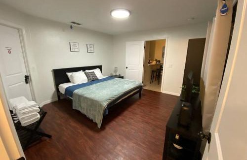 Oakpoint House | Home away from home close to parks - Pet Friendly