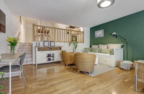 Wiesbaden Apartment | Home by Doni I Zentral I Haustiere erlaubt I Balkon I Parkplatz l 4 PAX