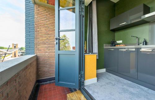 Centrum Apartment | Home Near City Center - New Bathroom & Hotel Bed