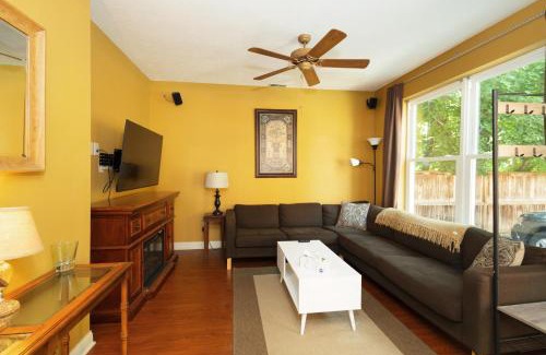 Oberlin House | Home STEPS from Oberlin