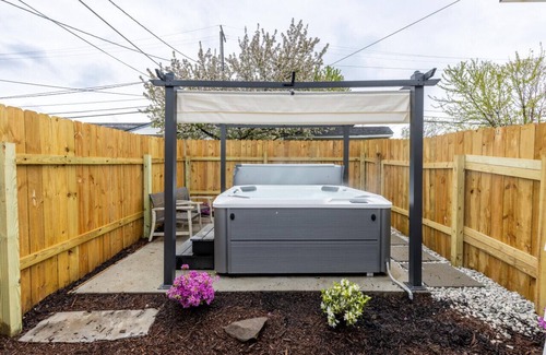 Parma House | Home w/Hot-Tub and In-Unit Laundry