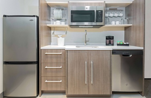 Florida Center Hotel | Home2 Suites by Hilton Orlando Near Universal