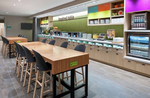 Florida Center Hotel | Home2 Suites by Hilton Orlando Near Universal