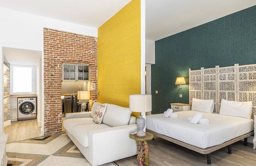 Almenara Apartment | Homeabout Plaza de Castilla Apartment I