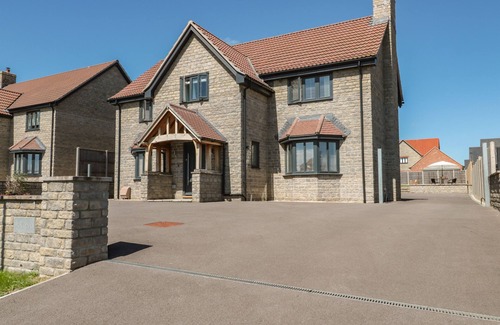 Somerton Cottage | HOMELAND, family friendly, with a garden in Somerton