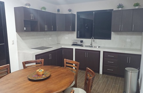 Turrucares House | HomePuraVidaconSaborCubano