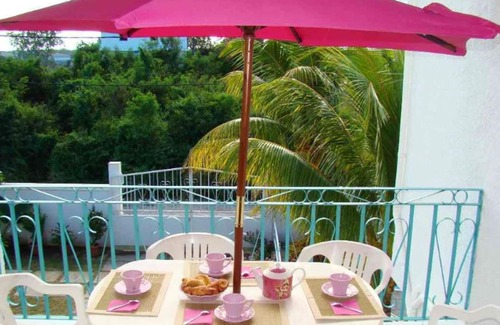 Grand-Baie Apartment | Homerez - 300 m away from the beach! Appartement for 4 ppl. with swimming-pool