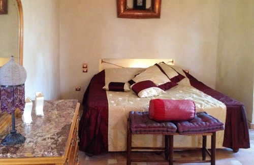 Violes Apartment | Homerez - Appartement 11 km away from the beach for 2 ppl. with shared pool