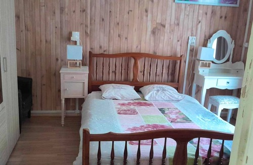 Neris-les-Bains Apartment | Homerez - Beautiful apartement for 2 ppl. with balcony at Néris-les-Bains