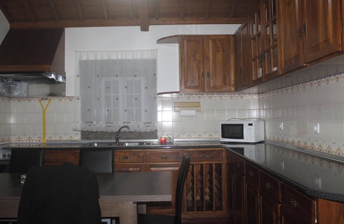 Angra do Heroismo House | Homerez - Charming house with sea view, São Mateus