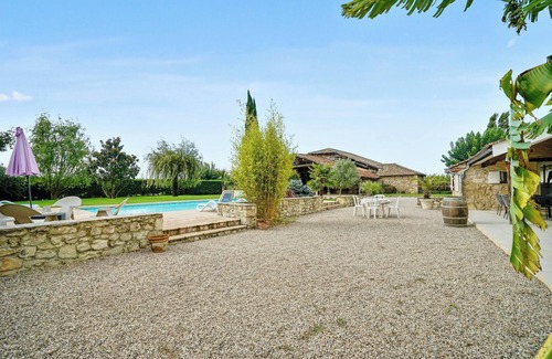 Saint-Sylvestre-sur-Lot Villa | Homerez - Villa in Saint Sylvestre sur Lot.