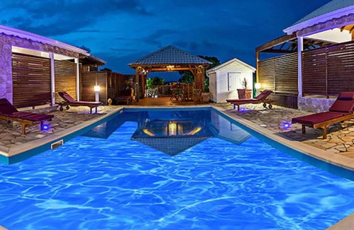 Anse-Bertrand House | Homerez - House for 2 ppl. with shared pool, jacuzzi and garden at Anse-Bertrand