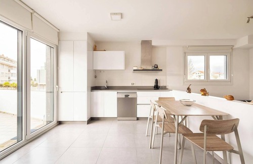 Sabaris Apartment | Homerez - Modern apartment in Baiona with terrace