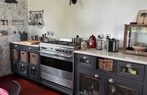 Les Avirons Villa | Homerez - Spacious villa with pool in Les Avirons