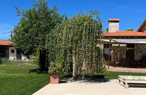 Uceda Villa | Homerez - Spacious villa for 7 ppl. with swimming-pool and terrace at Uceda