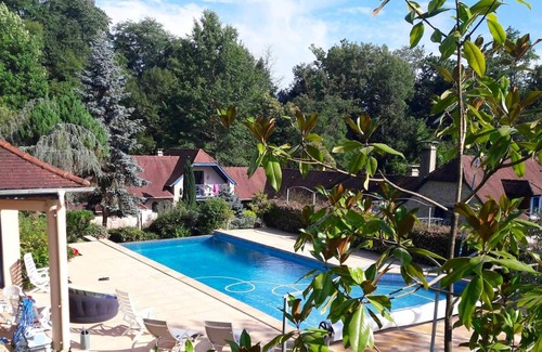 Jurancon Villa | Homerez - Villa for 12 ppl. with swimming-pool, terrace and balcony at Jurançon