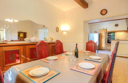Althen-des-Paluds Villa | Homerez - Villa in Althen-des-Paluds