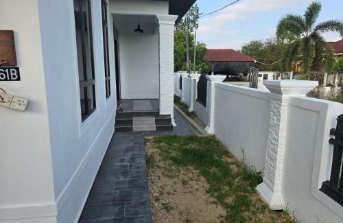 Kota Bharu House | Homestay AH Binjai Islamic Only