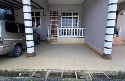 Padang Sena House | Homestay Che Yang
