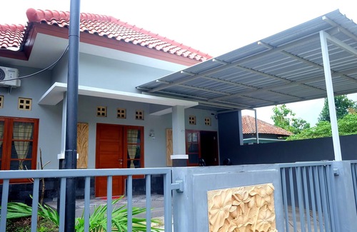 Depok House | Homestay Maguwoharjo By Simply Homy