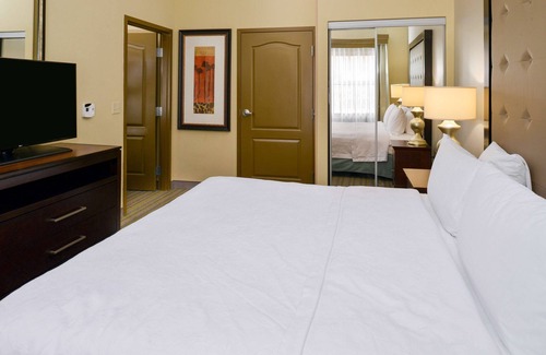 Raisin Hotel | Homewood Suites by Hilton Fresno