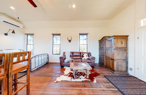 Fredericksburg Hotel | Honey Creek School House