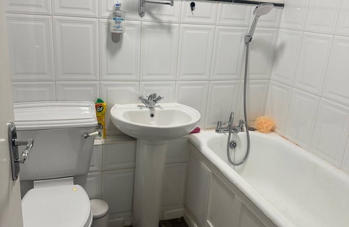 Peterborough House | Honeyhill Retreat in Peterborough