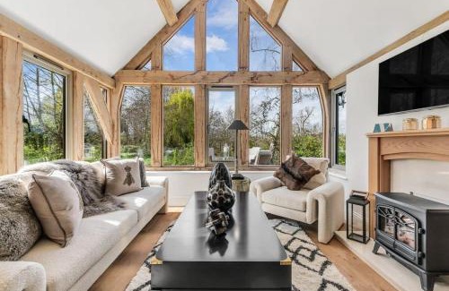 Chipping Campden House | Honeysuckle Cottage - Hot Tub Packages Available