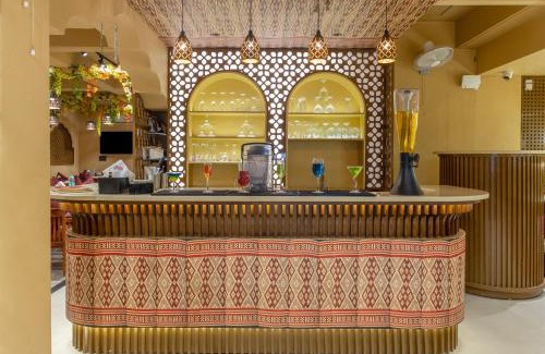 Greater Noida Hotel | Honeyveils Palace Hotel - Behind Indian Expo Mart